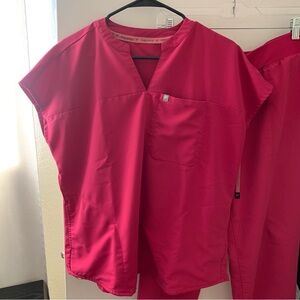 Fabletics hibiscus scrub Top- M